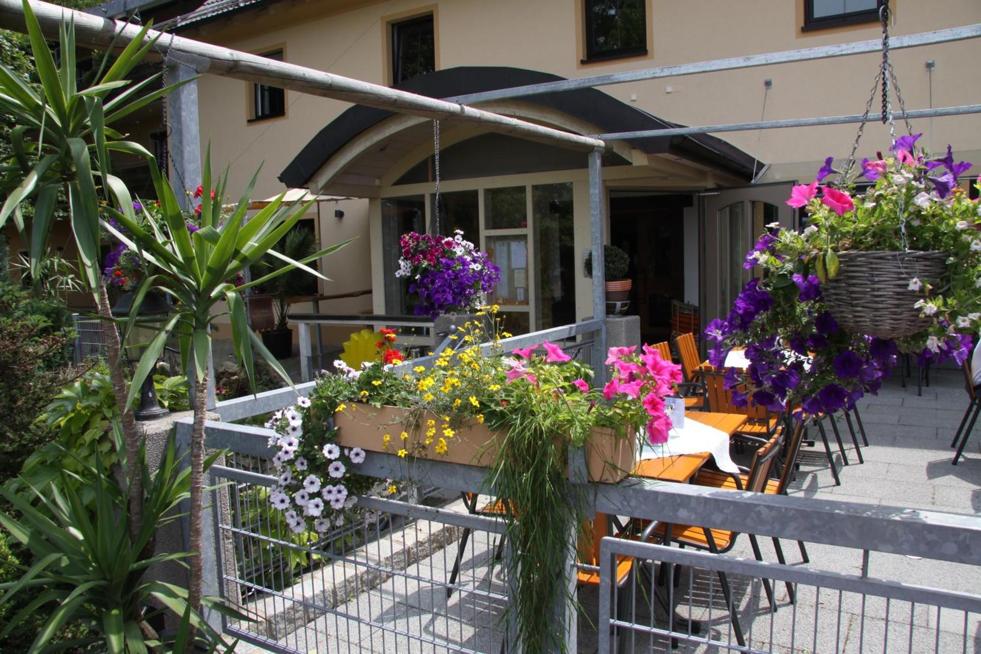 Hotel-Restaurant Bauer-Keller Greding Exterior foto